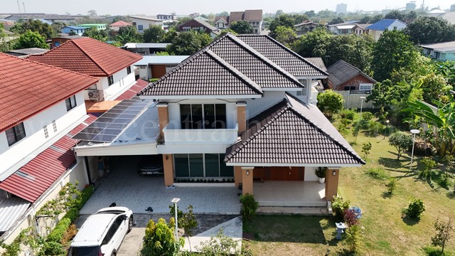 จองด่วน บ้านเดี่ยว 300 ตร.วา หมู่บ้านธรรมสุธีร์ ปทุมธานี ติดตั้งโซลาเซลล์ ประหยัดไฟ พร้อมอยู่