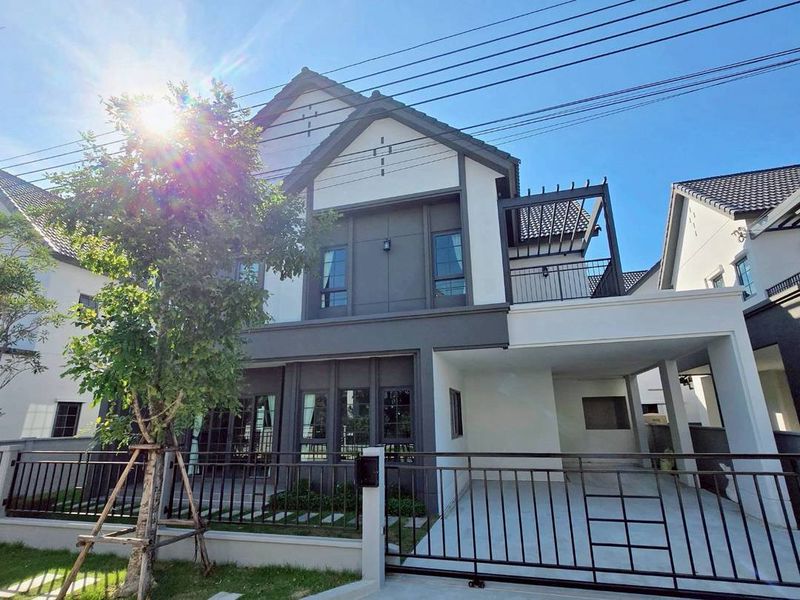 ขาย / ให้เช่า บ้านหรู บ้านสวย พร้อมเข้าอยู่ ทำเลศักยภาพ ใกล้ Mega Bangna และสนามบินสุวรรณภูมิ