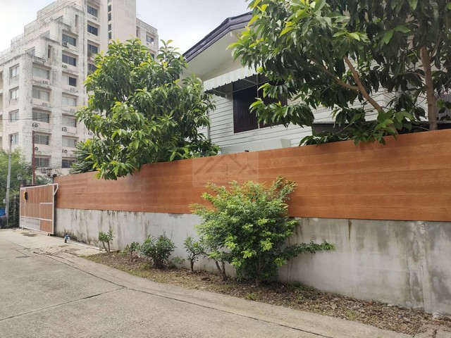 T26-879 ให้เช่า บ้าน บ้านเดี่ยว 2 ชั้น 3 ห้องนอน สุขุมวิท 103 อุดมสุข 48 48 ตร.วา กรุงเทพ ชั้นทั้งหมด 2 ชั้น ใกล้กับ ใกล้ทั้ง BTS อุดมสุข และ MRT ศรีอุดม