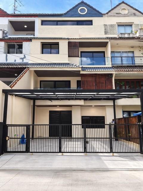 ขาย ทาวน์เฮ้าส์ 4 ชั้น โครงการ วราธร วิลล์ พัฒนาการ 44 Varathorn Ville Pattanakarn 44ใกล้ทางด่วน รีโนเวทใหม่ทั้งหลัง