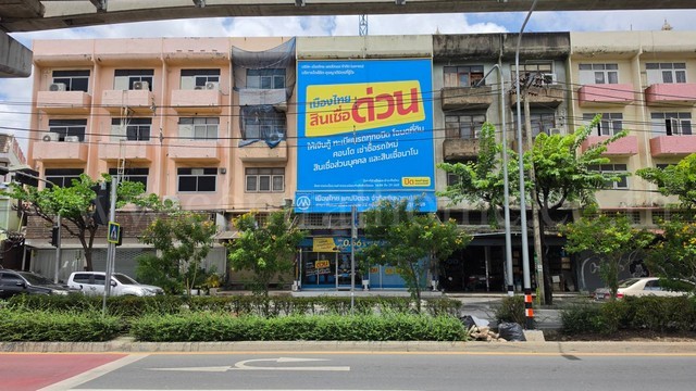 ขายด่วน อาคารพาณิชย์ 4.5 ชั้น วังทองหลาง ซอยลาดพร้าว 72 ขายพร้อมผู้เช่าระยะยาว