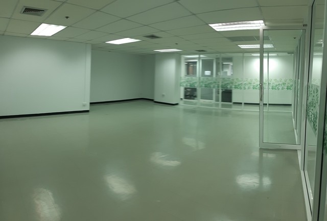 000254 ให้เช่า สำนักงาน อาคารธารารมณ์ บิสซิเนส ทาวเวอร์ 35000 บาทต่อเดือน ชั้นทั้งหมด 1 ชั้น ชั้นที่ 1 ใกล้กับ -