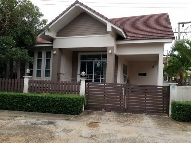 ขายบ้านเดี่ยวหมู่บ้าน บ้านสวยน้ำใส ถ.สายท่าอากาศยานสุราษฎร์ธานี-บรรจบทางหลวงห ต.วัดประดู่ อ.เมืองสุราษฎร์ธานี จ.สุราษฎร์ธานี