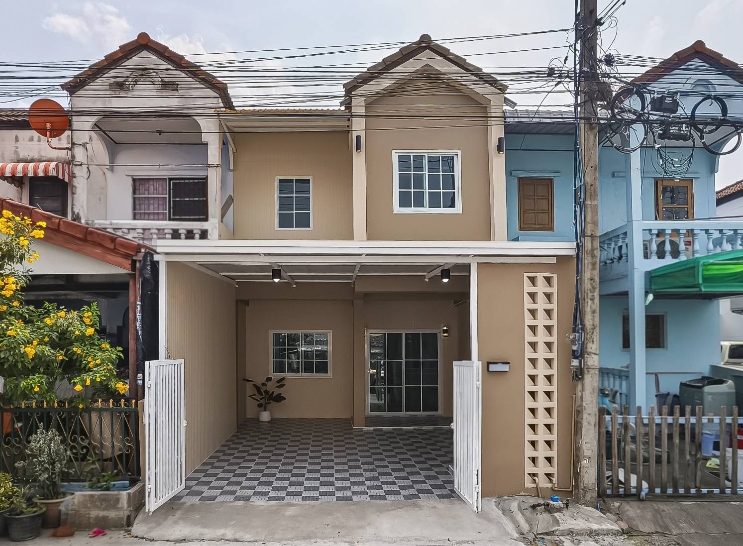 หมู่บ้านธารารินทร์ รังสิตคลอง 2 ซอยรังสิต-นครนายก 56 ถนนรังสิต – นครนายก ธัญบุรี ปทุมธานี ทาวน์โฮมพร้อมอยู่รีโนเวทใหม่ พร้อมของแถมจัดเต็ม