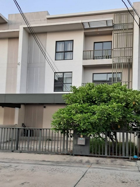 ให้เช่าโฮมออฟฟิศ 3 ชั้น 29 ตรว. Villa Albero (วิลลา อัลเบโร) กรุงเทพกรีฑา 15-1 ใกล้นานาชาติ Wellington