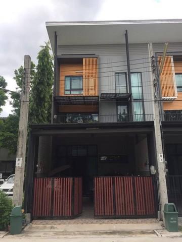 ให้เช่าทาวน์โฮม 3 ชั้น หมู่บ้าน Eco-Space เกษตร-นวมินทร์ 3 ใกล้ Chocolate ville