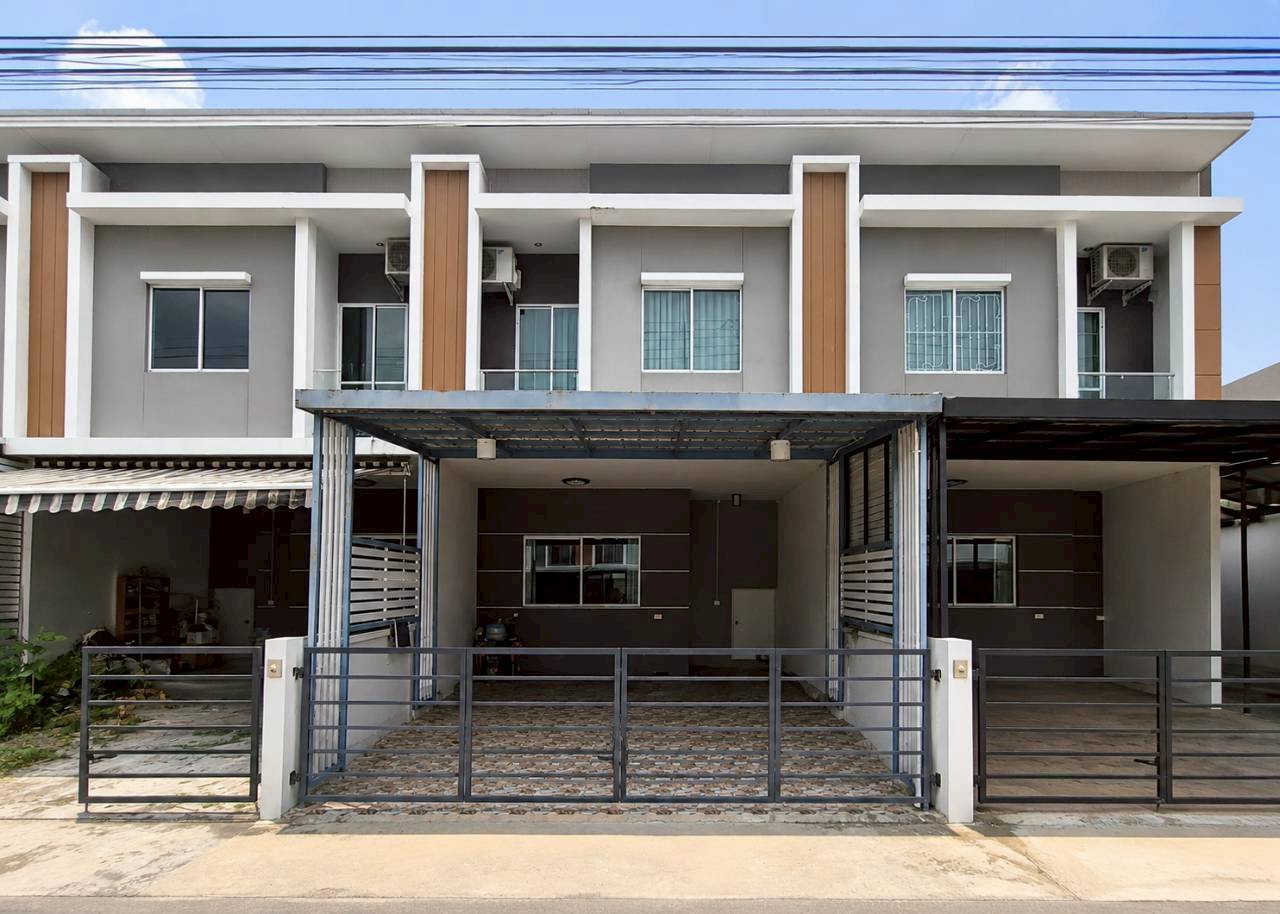 โครงการพลีโน่ ศรีนครินทร์ ซอยศรีด่าน 22 ถนนศรีนครินทร์ บางพลี สมุทรปราการ บ้านสภาพดี คุ้มค่ากว่าหลายโครงการในทำเลเดียวกัน ของแถมจัดเต็ม