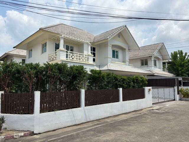 ขายบ้านเดี่ยว ซอยประเสริฐมนูกิจ 29 โครงการ บ้านสวนราชา รามอินทรา เนื้อที่ 66.40 ตารางวา มี 4ห้องนอน 3ห้องน้ำ
