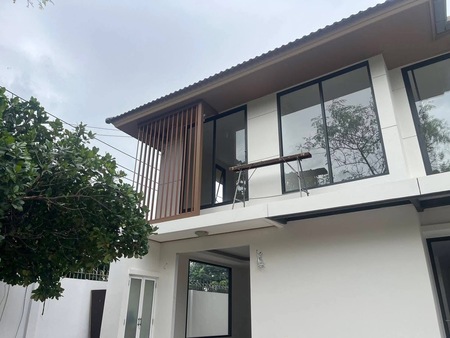 ขาย บ้านเดี่ยวรีโนเวทใหม่ทั้งหมด ปรีดีพนมยงค์ 42 บ้านสร้างใหม่ ใกล้BangkokPrepInternationalSchool โทร 095-164-2956