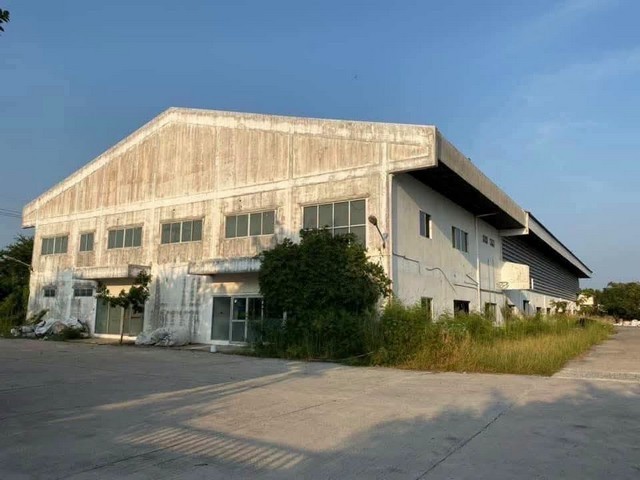 ขาย/เช่าโกดัง บนเนื้อที่ ที่ดินเนื้อที่ 4 ไร่ 1 งาน 98 ตร.ว พร้อมโรงงานขนาดใหญ่ พานทอง ชลบุรี