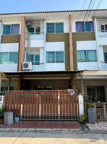 ขายทาวน์โฮม 3 ชั้นหลังใหญ่ เดอะ ทรัสต์ ซิตี้ งามวงศ์วาน 25 ต่อเติมครัว