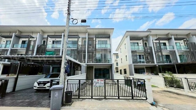 ทาวน์โฮม ทาวน์ อเวนิว เมิร์จ รัตนาธิเบศร์ ทำเลดี สถานีสามเเยกบางใหญ่ หลังมุม สภาพใหม่มาก