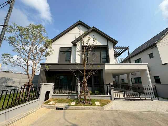 ให้เช่า บ้านเดี่ยว Centro บางนา ขนาด 300 ตร.ม. 4 ห้องนอน 5 ห้องน้ำ บ้านหลังมุม ใกล้ทางด่วน 100,000/เดือน