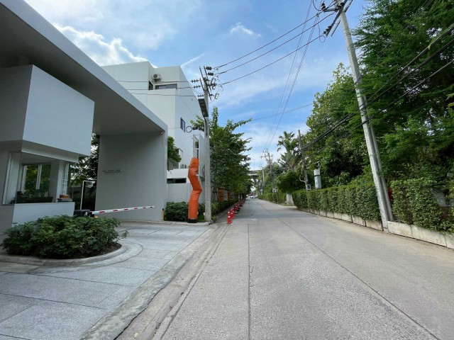 Home Office ติดถนนวิภาวดี แขวงสนามบิน เขตดอนเมือง,กรุงเทพมหานคร
