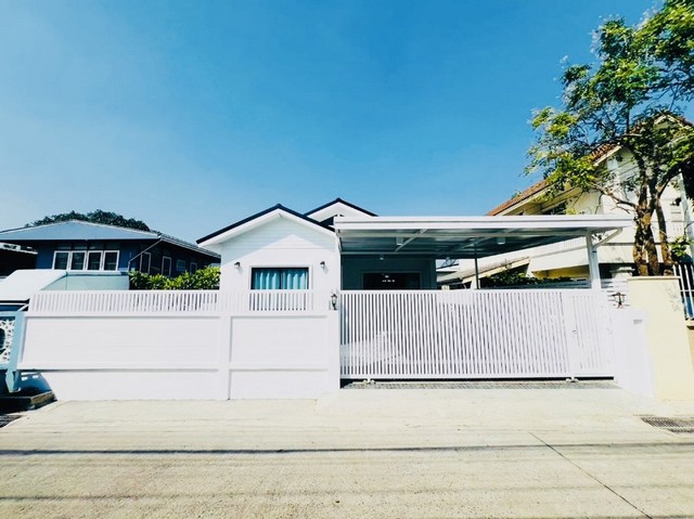 ให้เช่า บ้านเดี่ยว ซอยทุ่งเศรษฐี ขนาด 60 ตร.วา 2 ห้องนอน 3 ห้องน้ำ รีโนเวทใหม่ ใกล้มหาวิทยาลัยรามคำแหง 2 และเมกาบางนา 35,000 บาท/เดือน