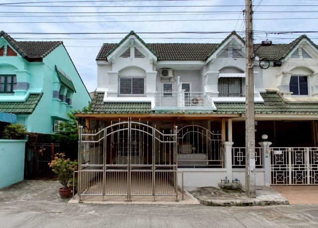 หมู่บ้านรื่นฤดี ซอยรามคำแหง 180 ถนนรามคำแหง มีนบุรี บ้านหลังมุม ราคาพิเศษ เปิดกว้างสำหรับเจรจา สามารถต่อรองได้