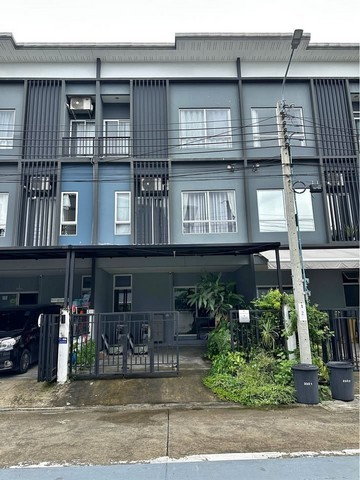 ให้เช่าทาวโฮม3ชั้น เลี้ยงสัตว์ได้ ซอยพัฒนาชนบท3 ลาดกระบัง หมู่บ้านสัมมากร อเวนิวสุวรรณภูมิ