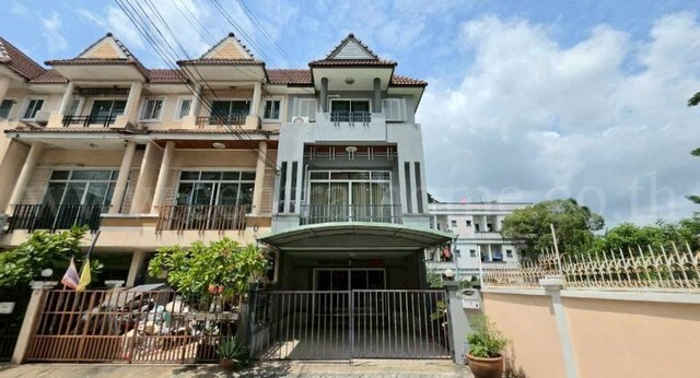 ทาวน์เฮ้าส์ เล่นระดับ หมู่บ้านนวนิช MRT แยกปากเกร็ด หลังริม บ้านสวย ราคาถูกที่สุด