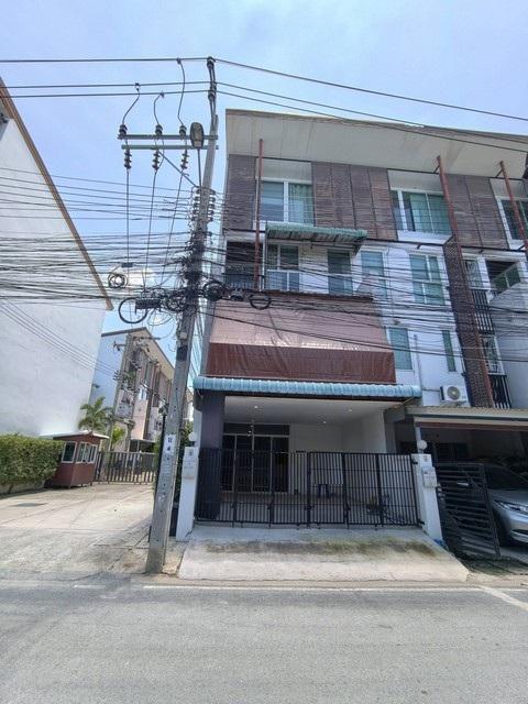 ให้เช่าทาวน์โฮม 3.5 ชั้น 50 ตร.ว. ถนนแจ้งวัฒนะ ทำออฟฟิตได้ ใกล้เมืองทองธานี