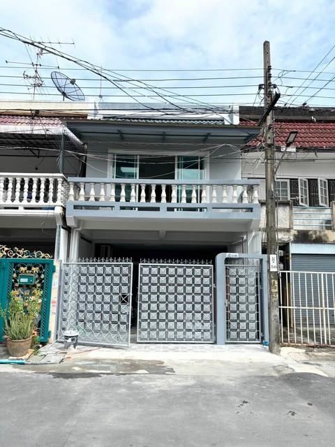 ให้เช่าทาวน์โฮม 2 ชั้น 216 ตร.ม. ซอยนวมินทร์ 32 เขตบึงกุ่ม ใกล้ตลาดสันติอโศก