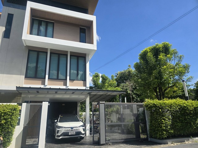 บ้านเดี่ยว 3 ชั้น 3 ห้องนอน 5 ห้องน้ำ 1 ห้องแม่บ้าน เฟอร์นิเจอร์ครบ ดิ เอวา เรสซิเดนซ์.สุขุมวิท 77