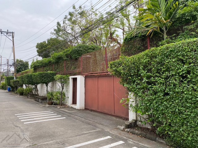 T26-522 ให้เช่า บ้าน - 2 งาน 200 ตร.วา ชั้นที่ 1 85000 บาทต่อเดือน ชั้นทั้งหมด 2 ชั้น