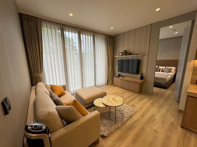 ให้เช่า คอนโด SKY Thonglor 25 ขนาด 80 ตร.ม. 2 ห้องนอน 1 ห้องน้ำ พร้อมห้องทำงาน แม่บ้าน 3 ครั้ง/สัปดาห์ ใกล้ BTS ทองหล่อ 82,000 บาท/เดือน