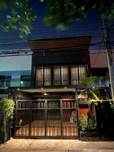 ขายให้เช่า ทาวน์โฮม 2 ชั้น รามคำแหง 26/1 ใกล้ รพ. รามคำแหง