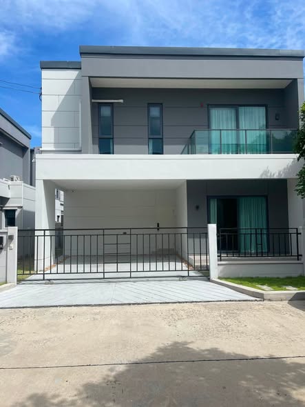 ให้เช่าบ้านเดี่ยว 2 ชั้น 198 ตรม. 4 ห้องนอน โครงการเซนโทร บางนา Centro Bangna ใกล้เมกะบางนา