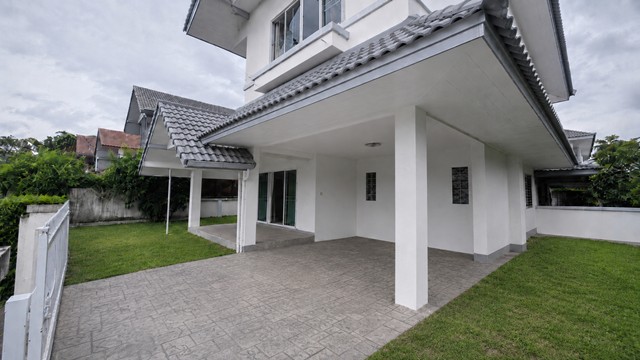 หมู่บ้านหางดง เชียงใหม่ หลังกาดฝรั่ง ติดโรงเรียนนานาชาติ ใกล้สนามบิน