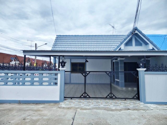 บ้านมาลัยทองวิลล่า 1 บ้านสวนชลบุรีทาวน์เฮาส์ชั้นเดียว หลังริม เนื้อที่ 52 ตร.ว. 3 ห้องนอน 2 ห้องน้ำ