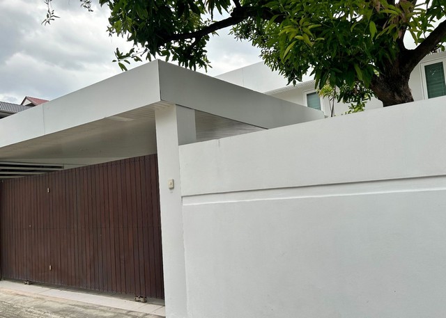 ให้เช่า บ้านเดี่ยว2ชั้น พื้นที่64 ตรว.อยู่ถนน พระราม9 ใกล้ห้างเดอะไนน์เซ็นเตอร์