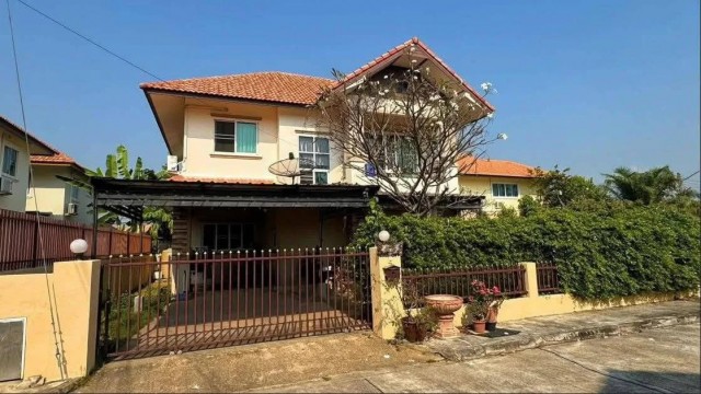 ขายบ้านเดี่ยว 2 ชั้น เนื้อที่ 61 ตร.วา. โครงการหมู่บ้านศิริพรบ่อสร้าง สันกำแพง เชียงใหม่ ตกแต่งพร้อมอยู่แถมฟรีเฟอร์นิเจอร์