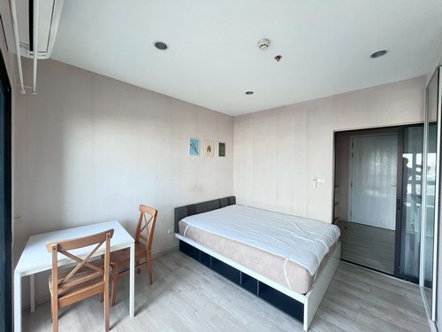 Dfa0185 ให้เช่าคอนโดplum condo central station เฟส 1 ชั้น 7 ทิศตะวันออก Tel: 0615659566