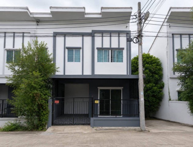 โครงการไลโอนอฟ วงแหวน-ปิ่นเกล้า ถนนประชาอุทิศ(ซอยพระนอน) ถนนกาญจนาภิเษก บางใหญ่ บ้านหลังมุม ราคาพิเศษพร้อมอยู่ ต่ำว่าราคาประเมินธนาคาร