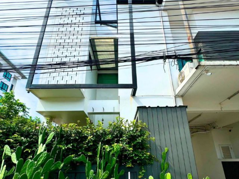 ทาวน์โฮม 2 ชั้น Mobius Condo พร้อมเข้าอยู่ ให้ความรู้สึกเหมือนบ้าน ทำเล ใกล้ รพ.ลานนา นิมมาน เมญ่า เฟอร์นิเจอร์และเครื่องใช้ไฟฟ้า