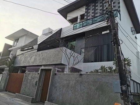 ขาย บ้านเดี่ยว ซอยรัชดานิเวศน์ 16 ใกล้mrtห้วยขวาง ย่านห้วยขวาง โทร 095-164-2956 ปุ้ย