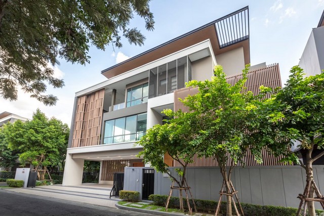 บ้านเดี่ยว 3 ชั้น หมู่บ้าน The Gentry วิภาวดี ซอยวิภาวดี 62 หลังมุม บ้านไม่เคยเข้าอยู่