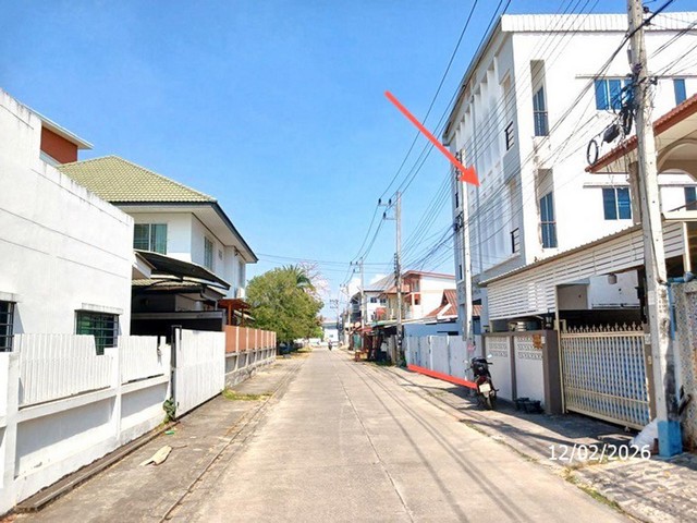 ขายอาคารพาณิชย์ 3 ชั้น เมืองเชียงใหม่ ถนน เชียงใหม่ - ฮอด