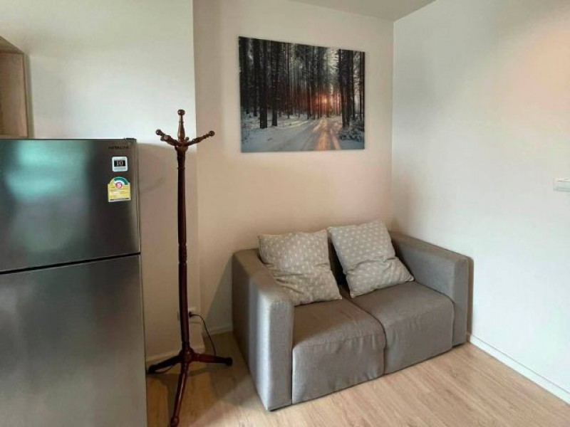 Escent Condo By CPN (คอนโดตึกสูง) ห้องพร้อมอยู่ ครัวแยกเป็นสัดส่วน เฟอร์นิเจอร์ครบ ทุกอย่างตามภาพ.