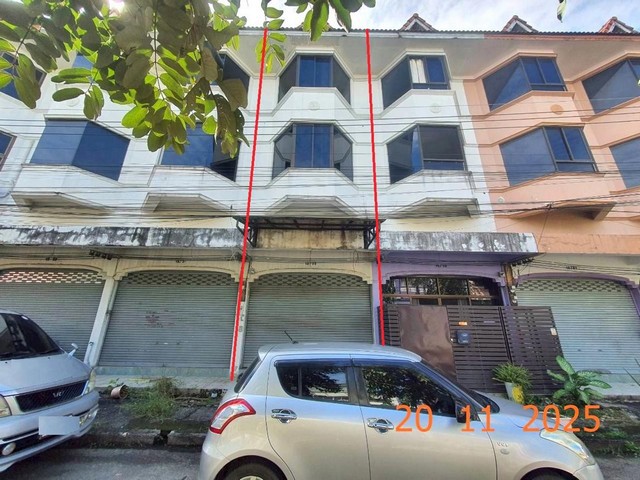 ขายอาคารพาณิชย์เมืองเชียงใหม่ 3 ชั้น โครงการ เพชรบุรินทร์ ถนนสายเชียงใหม่ - ฮอด