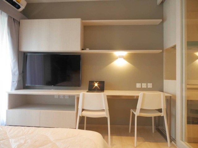 Life One Wireless Clean Comfortable 12th Floor BTS PloenChit