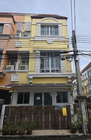 ให้เช่าทาวโฮม4 ชั้น ซอย ศรีด่าน 24 หลังมุม จดทะเบียนได้บ้านกลางเมืองบริติชทาวน์ศรีนครินทร์ ถนนบางนา-ตราด ถนนสุขุมวิท, เทพารักษ์