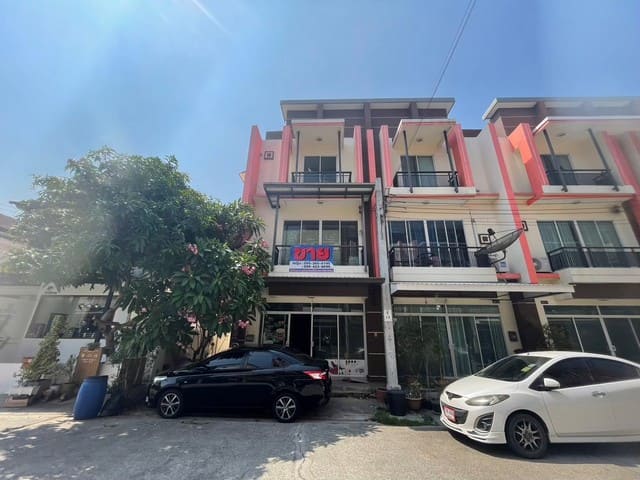 บ้านเดี่ยวหลังใหญ่พานทองชลบุรี รีโนเวทใหม่ทั้งหลัง! หมู่บ้านพานาปาร์คซอย17 3 ห้องนอน | 2 ห้องน้ำ