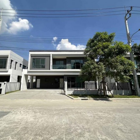 Centro บางนา ใกล้เมกา บางนา 700 เมตร แบบบ้าน Zoticus แบบใหญ่สุดของโครงการ