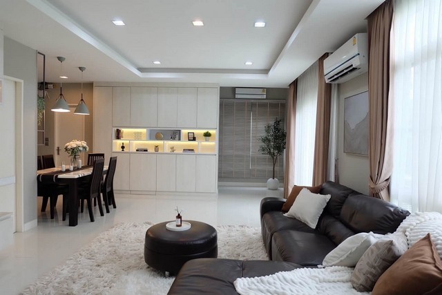 ให้เช่าบ้านเดี่ยว 2 ชั้น ใกล้ เมกา บางนา เซ็นทรัล บางนา หมู่บ้านมัณฑนา 2 บางนา กม.7 ซอย รร.ราชวินิต บางแก้ว